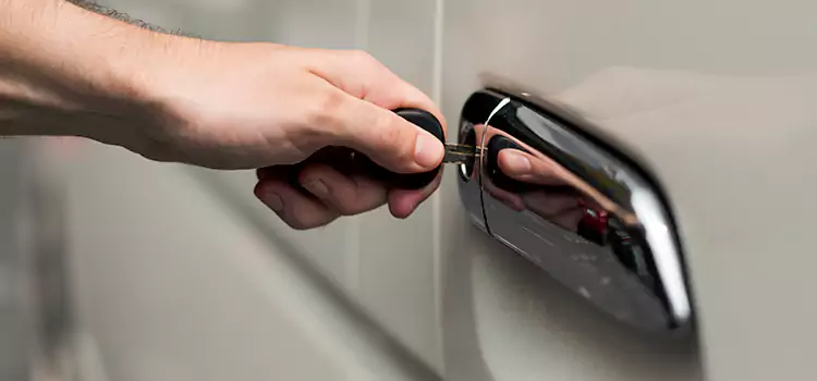Why Choose Our Auto Locksmith Team in Val-des-Monts, QC?